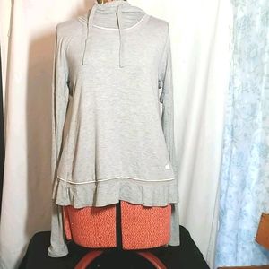 Alō Yoga Hoodie w/ Peekaboo Back